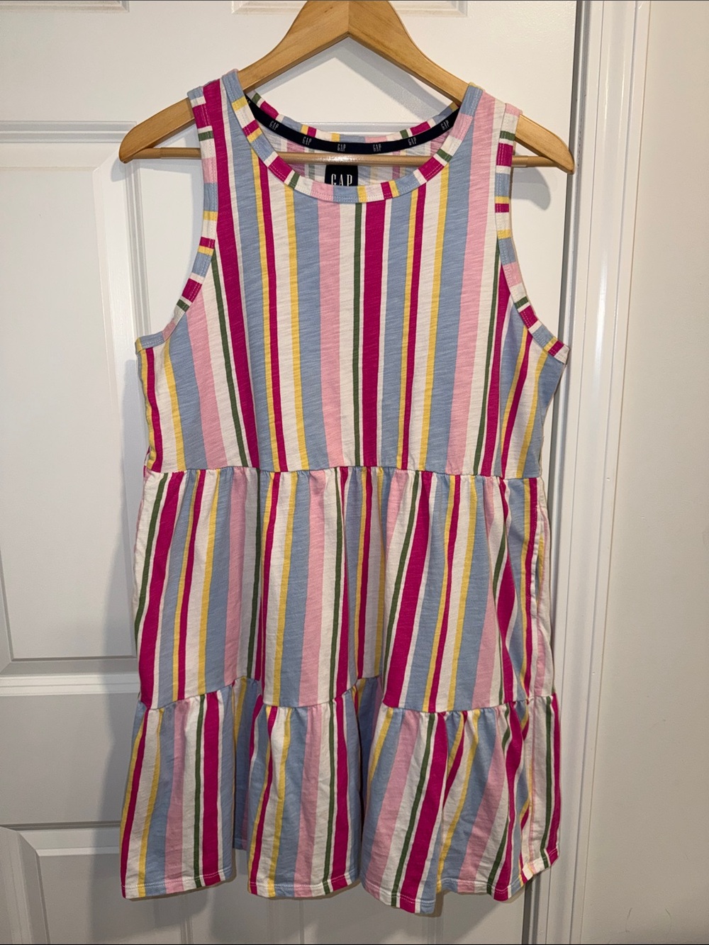 LIKE NEW Women’s GAP Summer Dress Striped Multi Colored Tiered Size Large